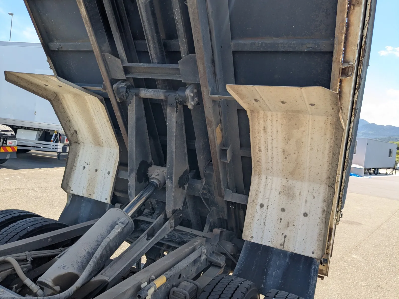 vehicle_image_20260810114240cfEHxuyXNA.webp