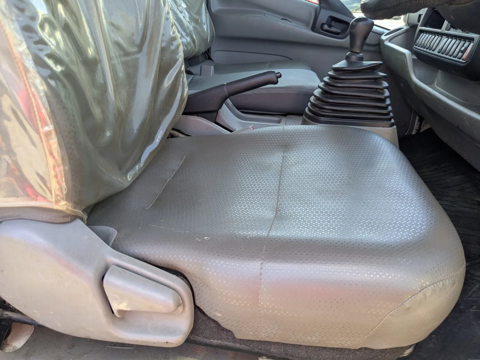 vehicle_image_20260810114250olQIqg89cq.webp
