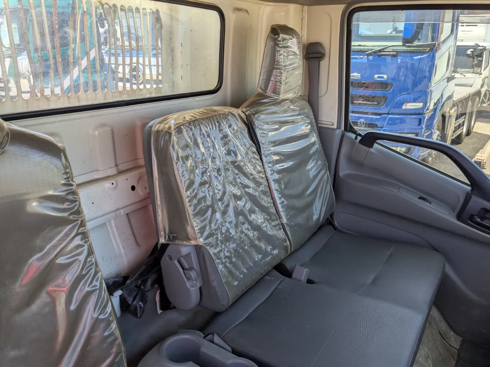 vehicle_image_20260810114251UmpSwDIPFJ.webp