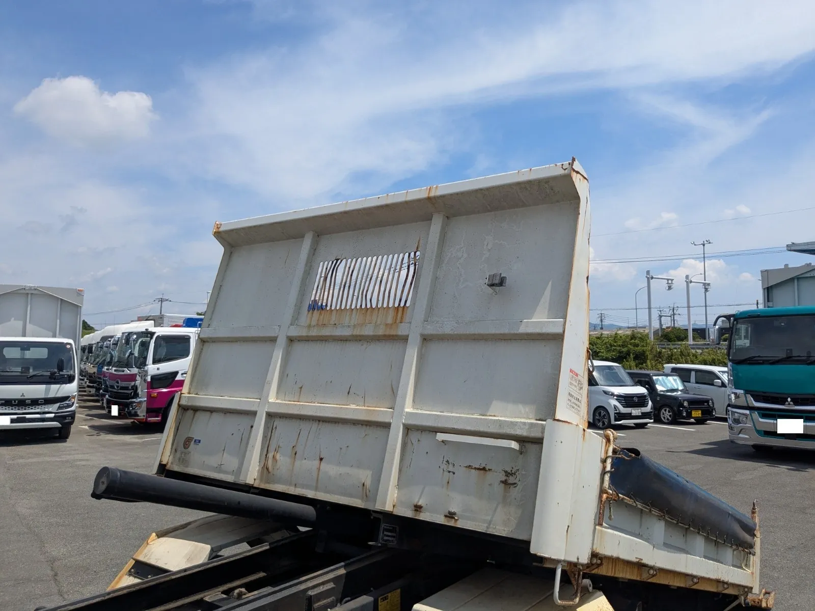 vehicle_image_20260803090227YvXNoIPlJe.webp