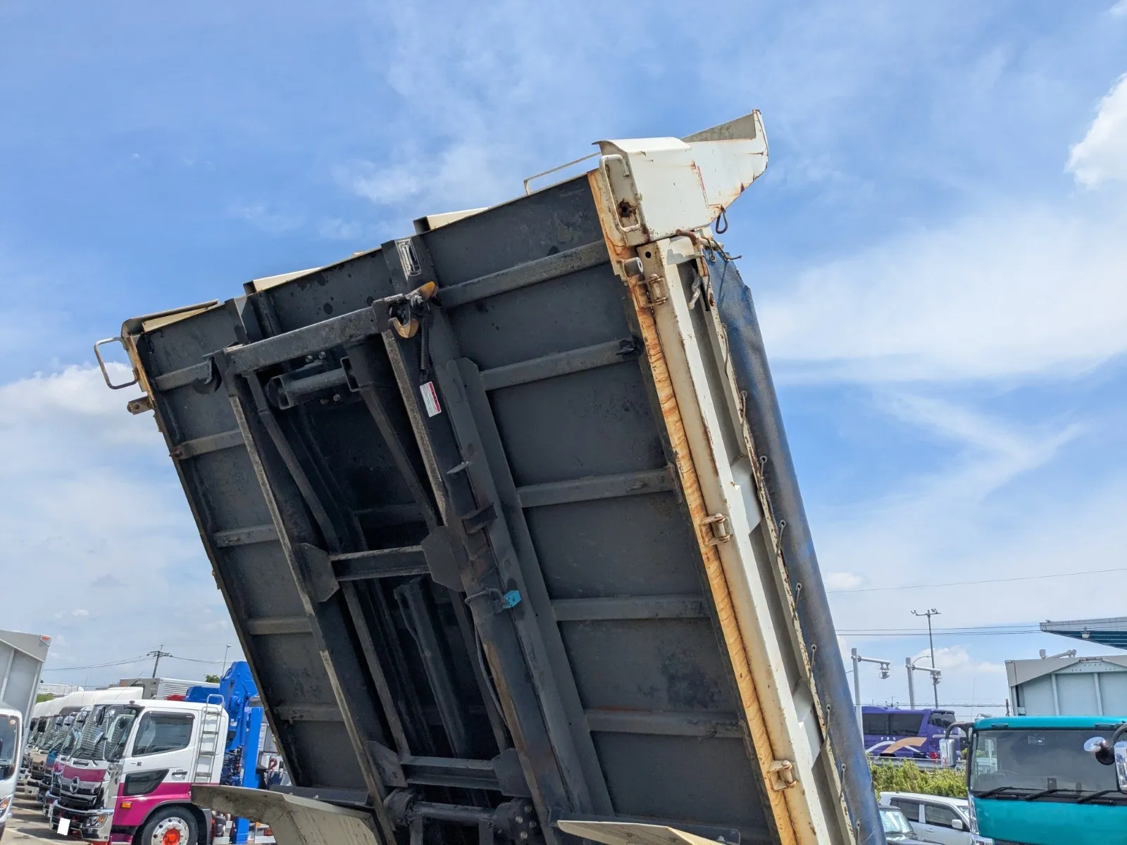 vehicle_image_2026080309022913VrD8JtKF.webp
