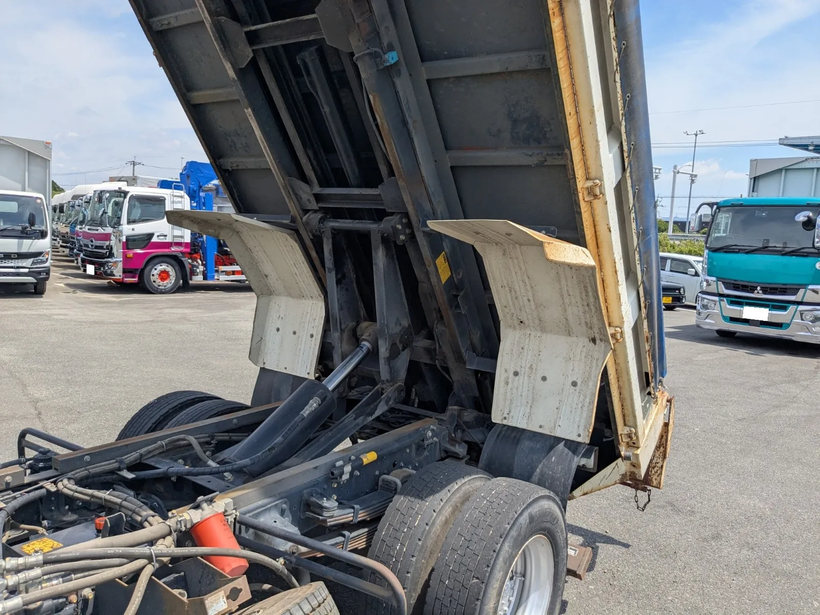 vehicle_image_20260803090229ZjZOcWcxIz.webp