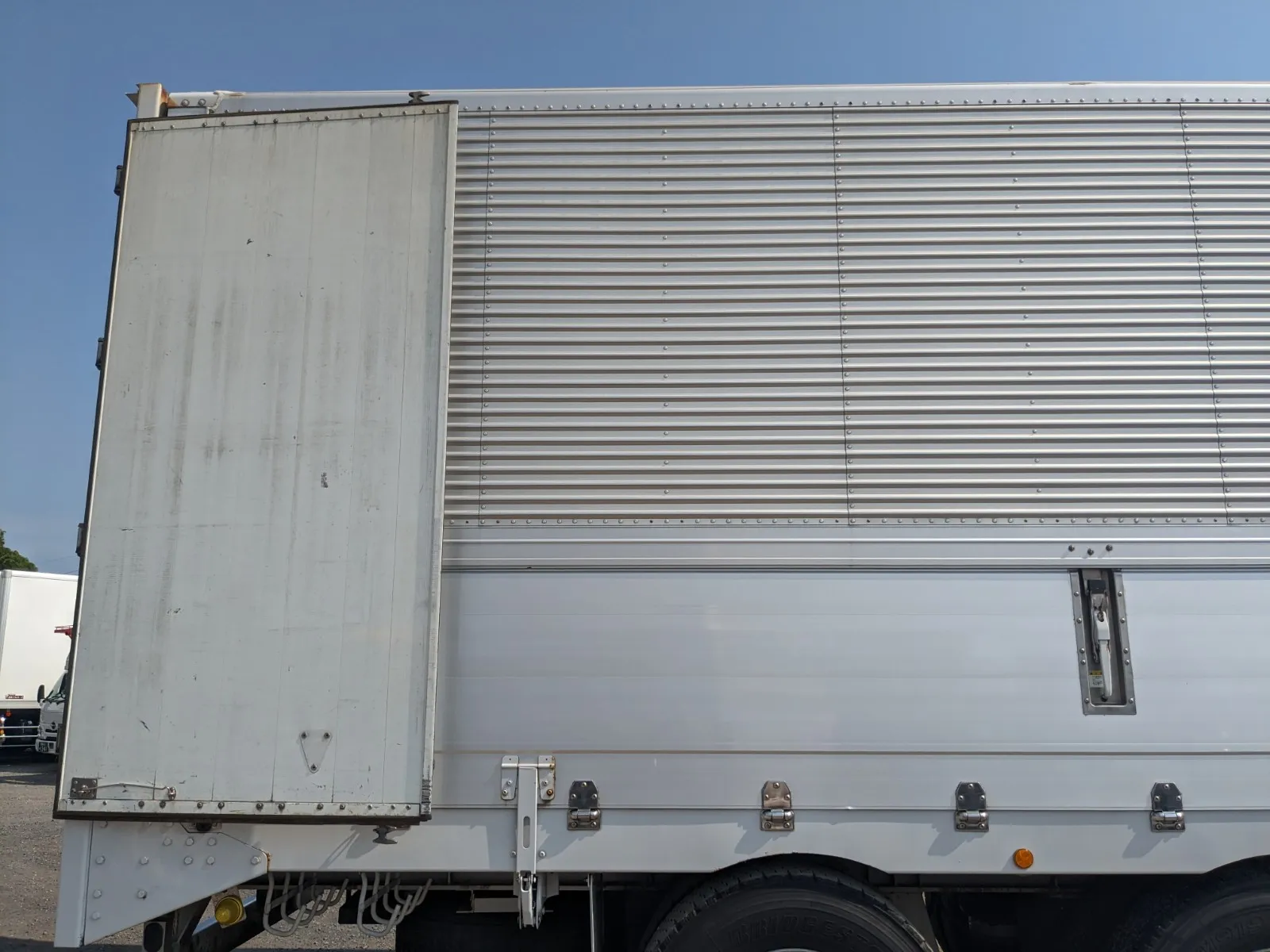 vehicle_image_20260804143158Pq1yhekeow.webp