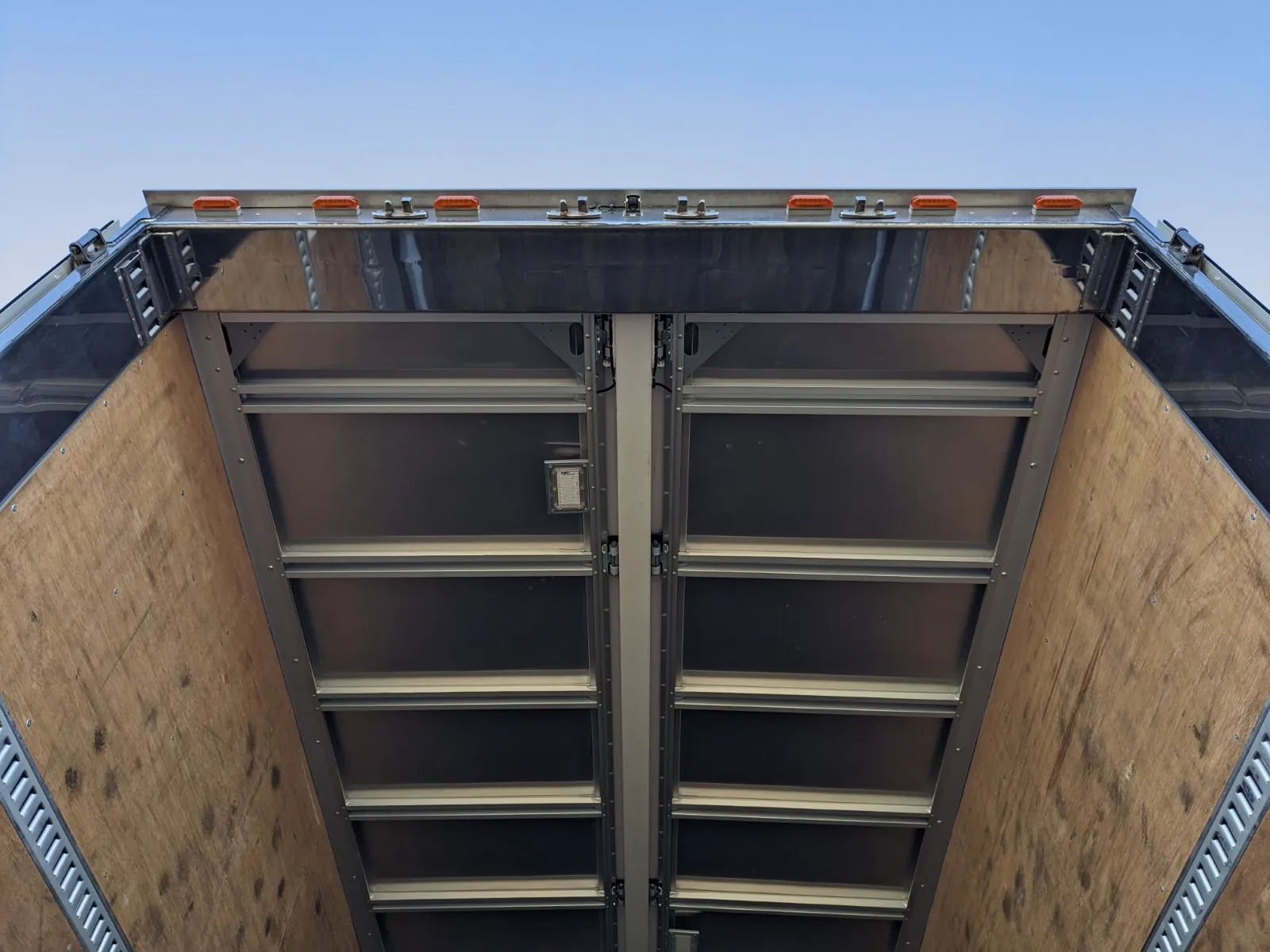 vehicle_image_20260810103641Y9w9qi9oFC.webp