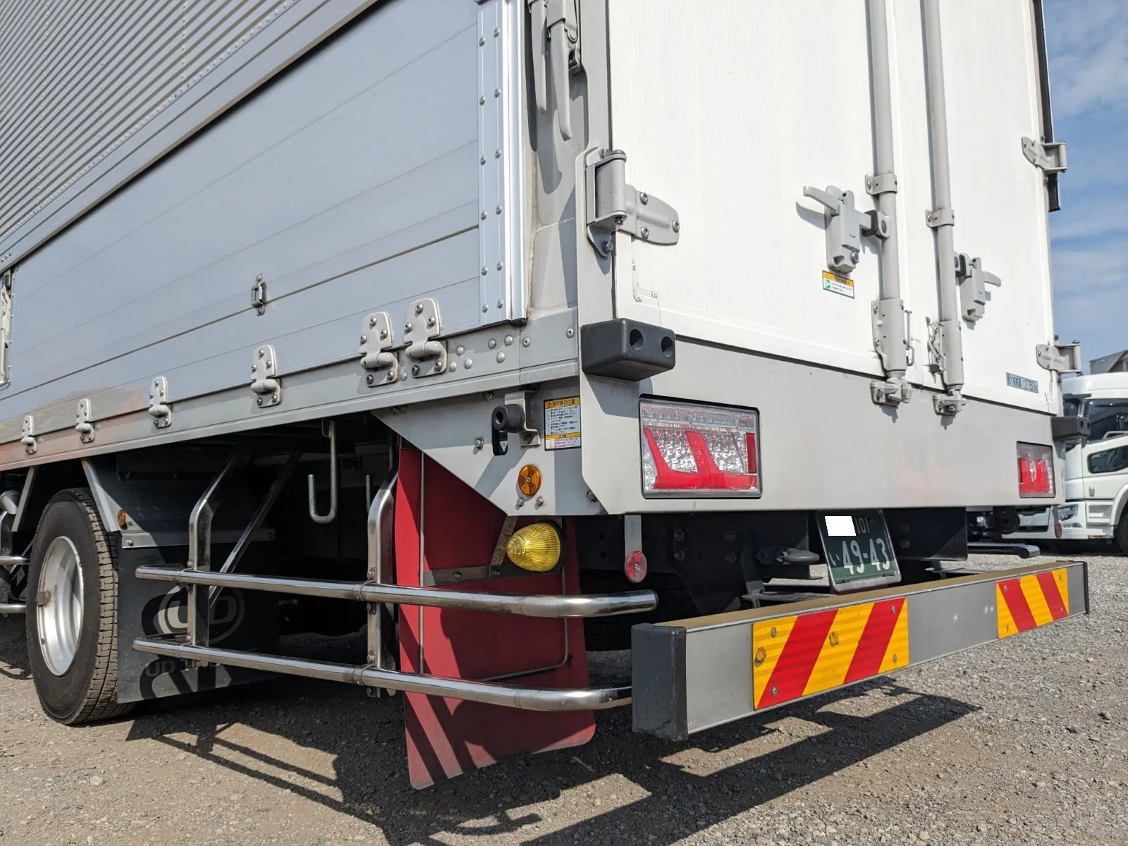 vehicle_image_20260810105942cbKhXbh3fI.webp