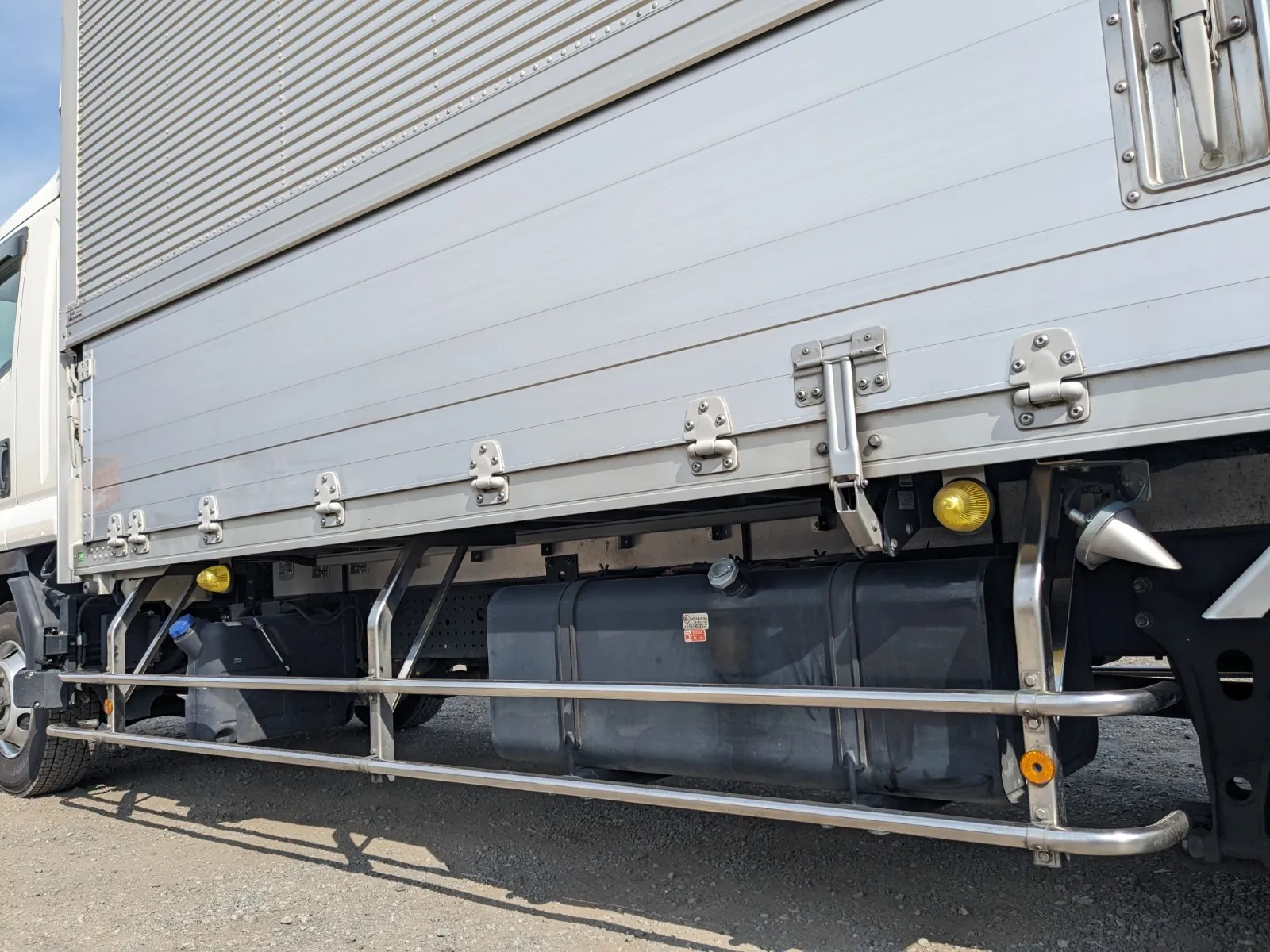 vehicle_image_20260810105948RkOW9L5Mp2.webp