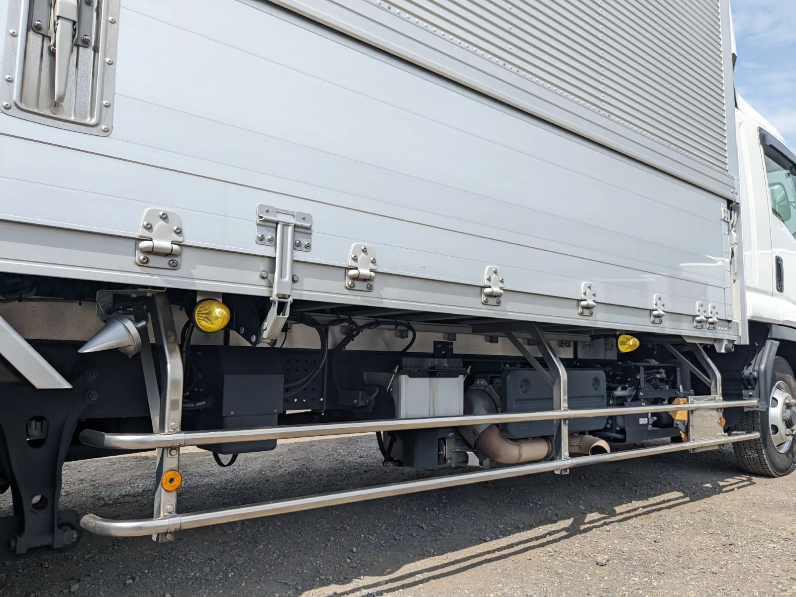 vehicle_image_20260806101217L3CLfVGm8W.webp