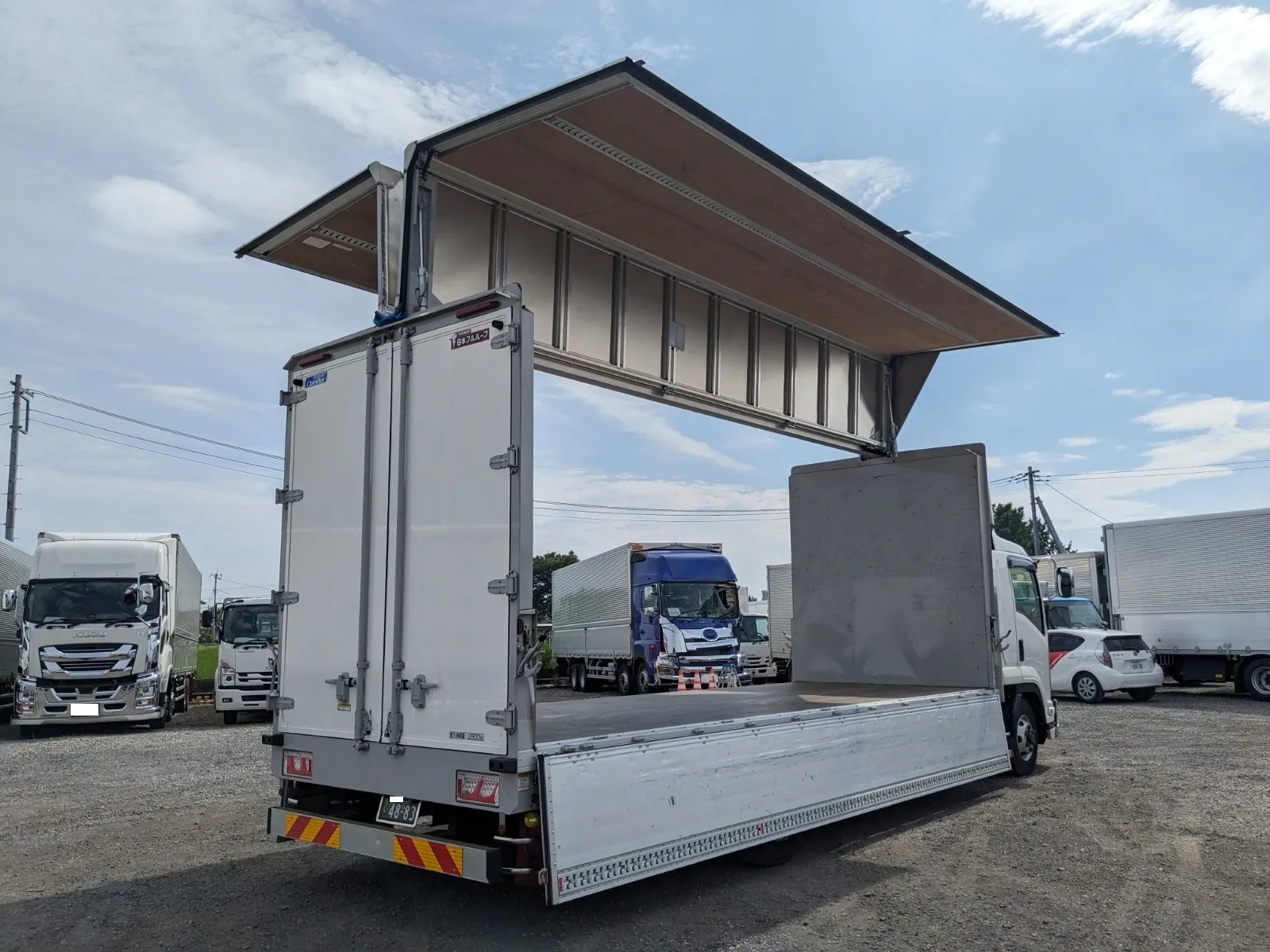 vehicle_image_20260806101218XTIhx8CSkS.webp