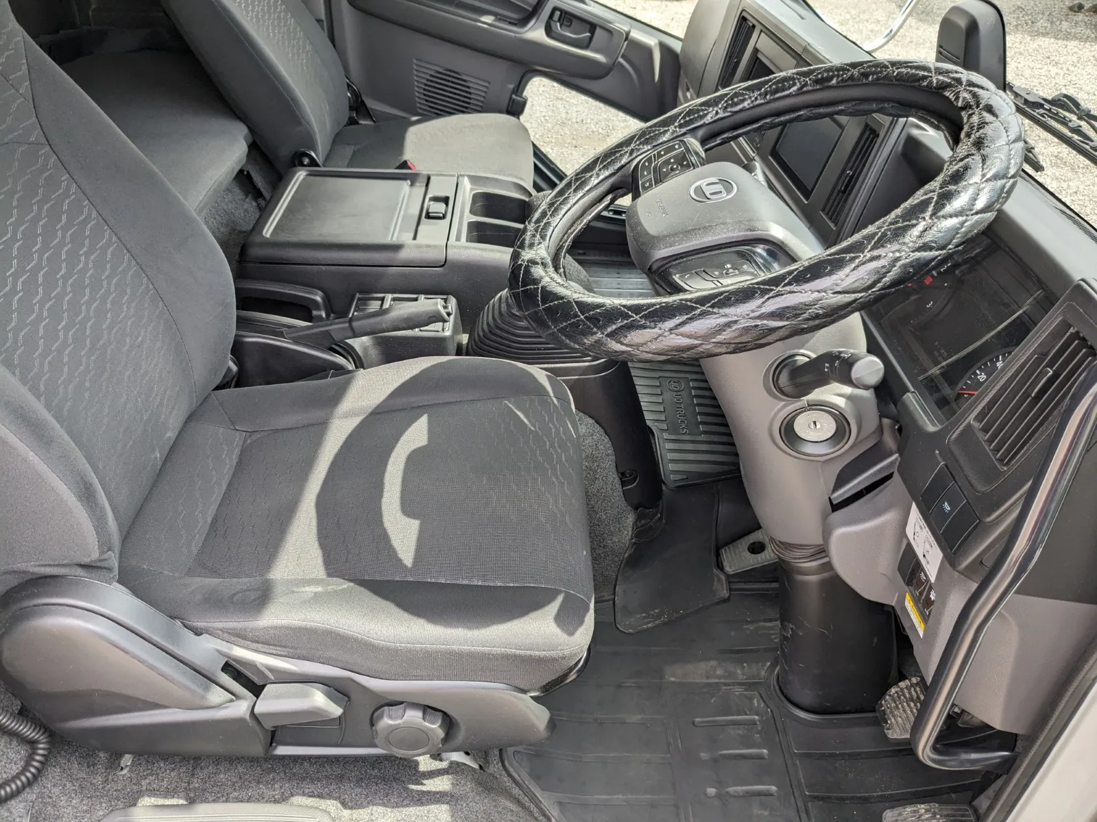 vehicle_image_20260806101219TfaFrze88r.webp