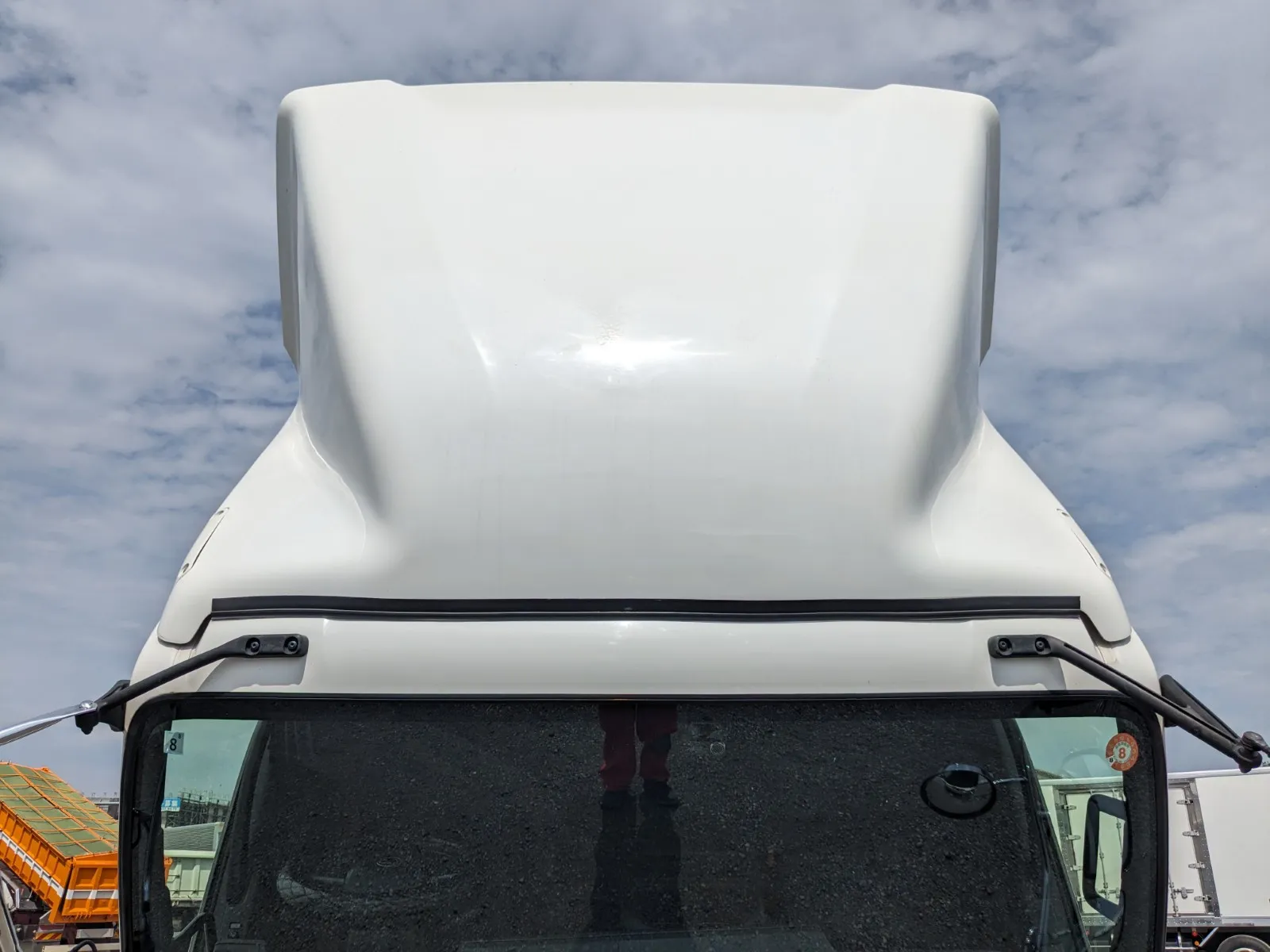 vehicle_image_20260806101222ABgKlrZbBw.webp