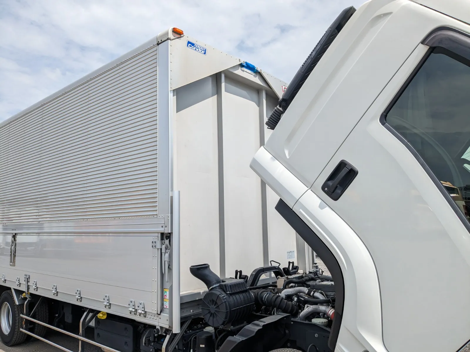 vehicle_image_20260806101223gj1rD3ndJV.webp