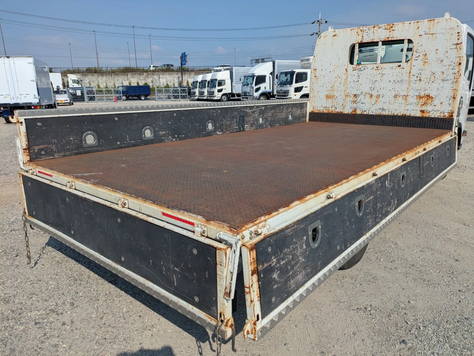 vehicle_image_20260730130442Av0O4zIqGN.webp