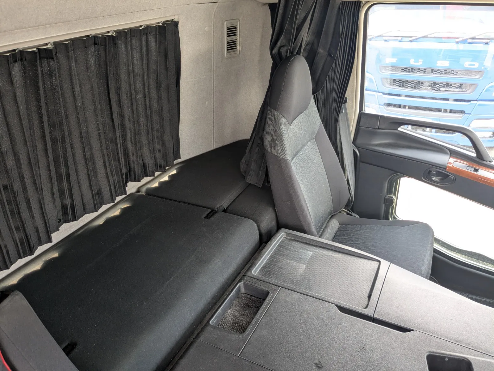 vehicle_image_20260806153331U77tMDr2S7.webp