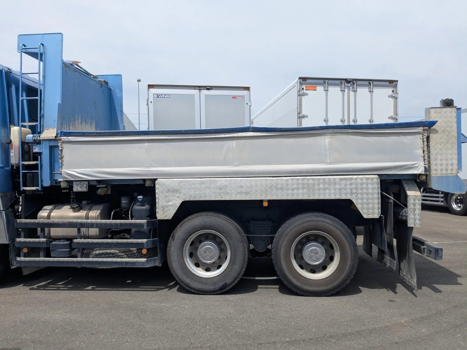 vehicle_image_20260803102406fcOb3dRq1s.webp