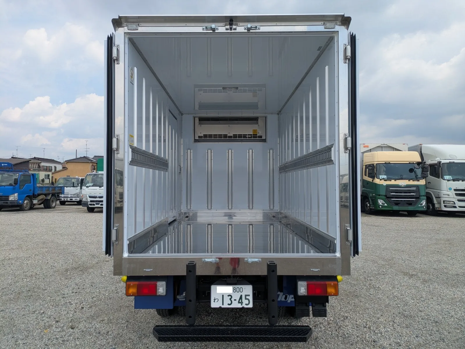 vehicle_image_20260730111002LsFgWfss2G.webp