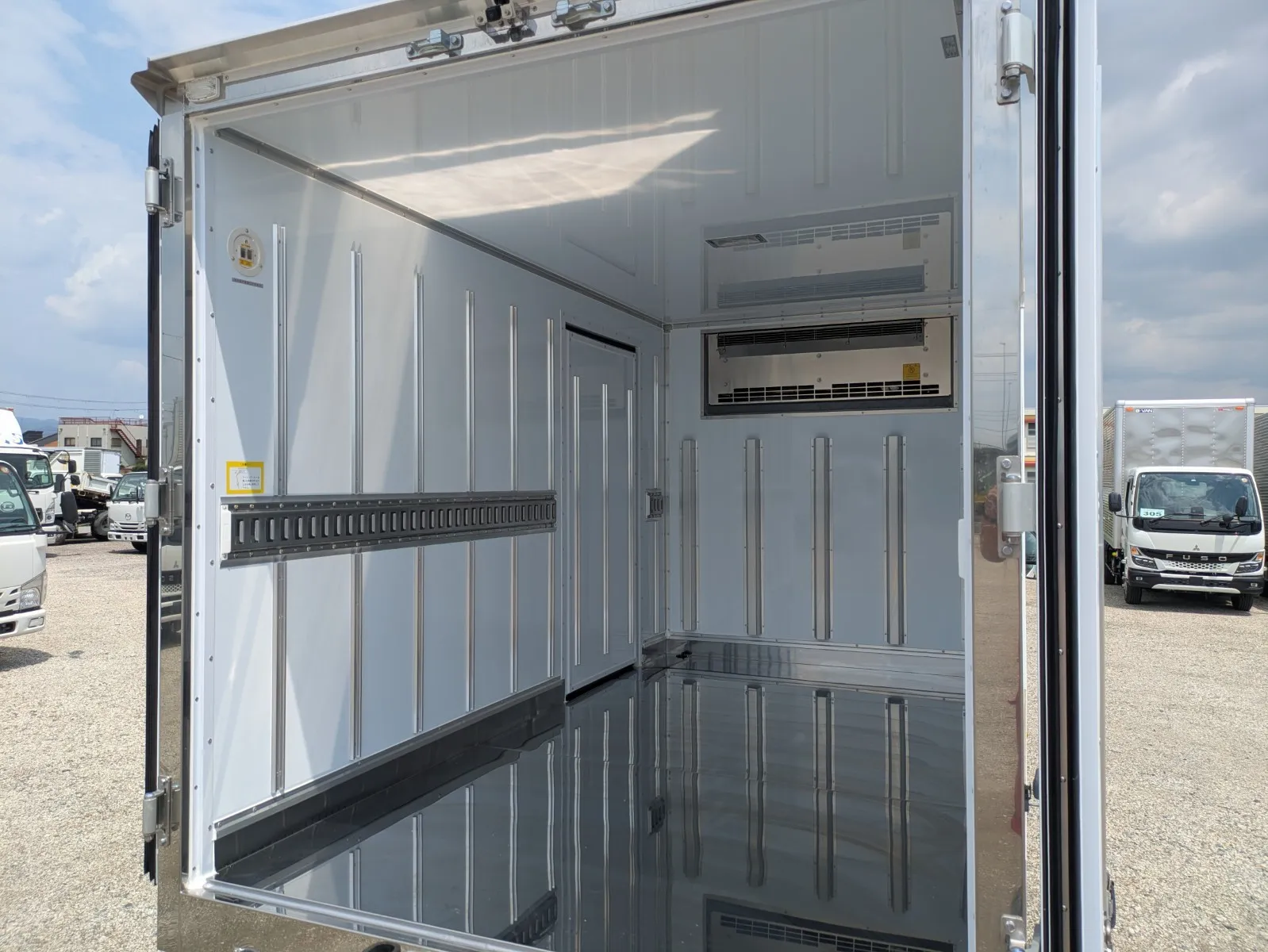vehicle_image_20260730111005etP7ZKgTk5.webp