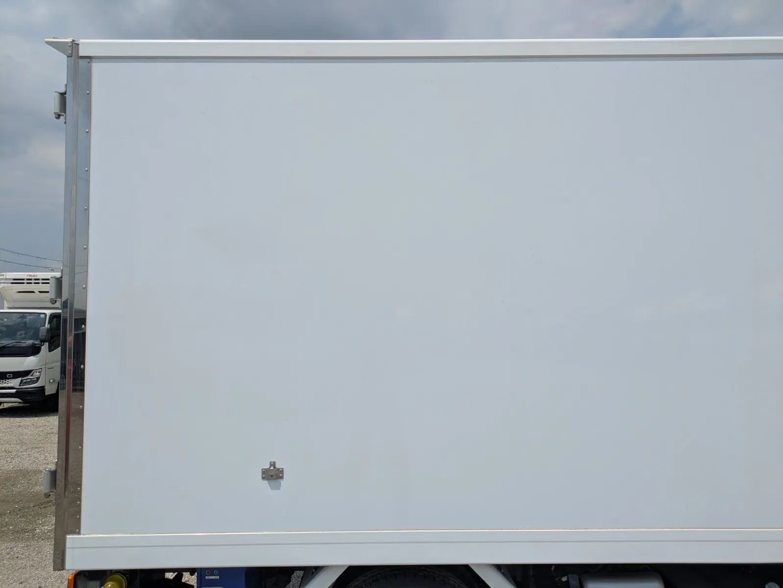 vehicle_image_20260730111010tBJLGvPtXv.webp