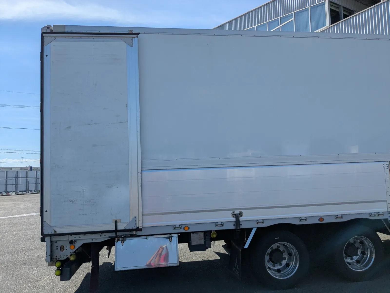 vehicle_image_20260801094548AonnUVjIeE.webp