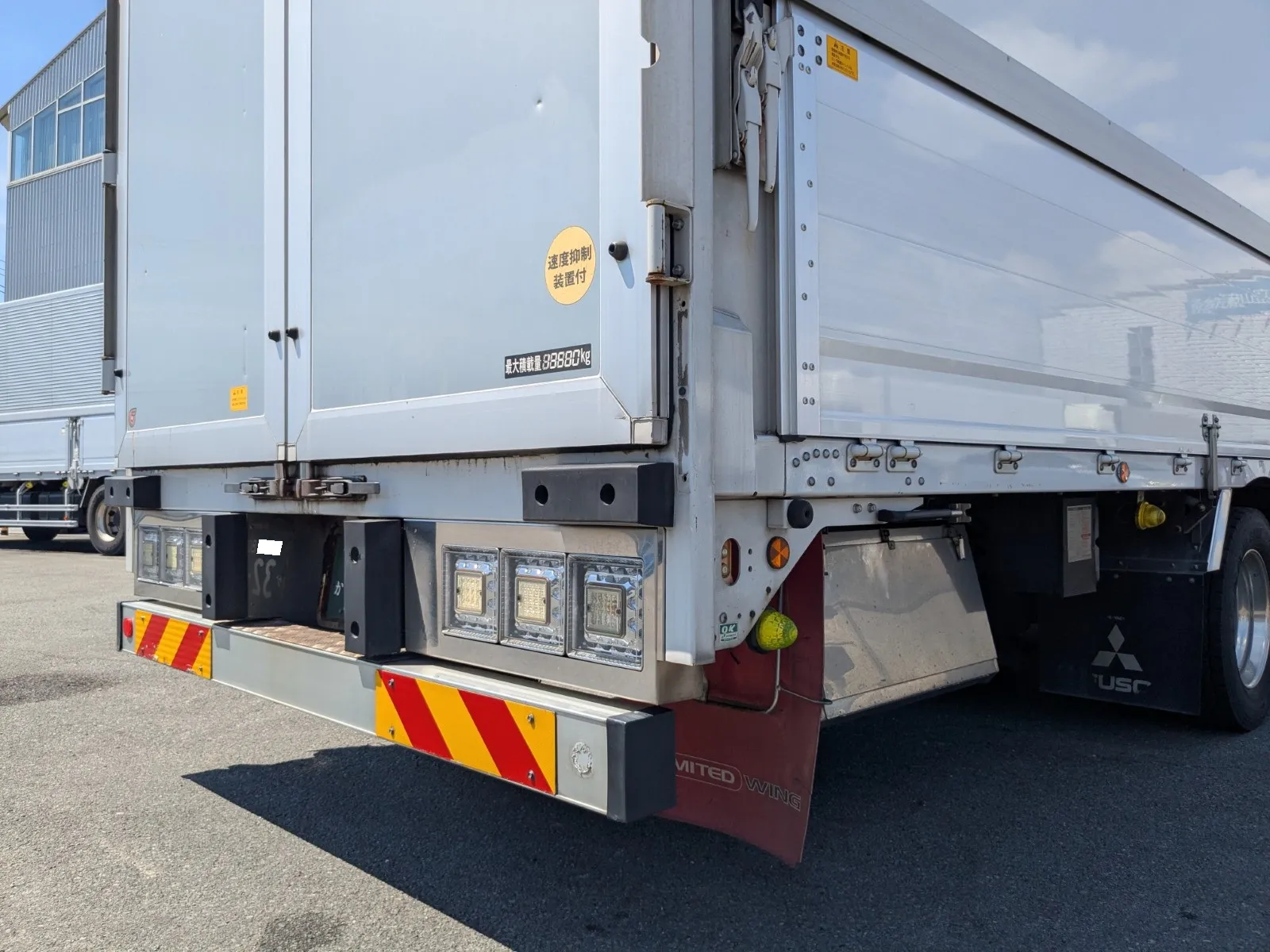 vehicle_image_20260801100939LzRFnK6xRY.webp