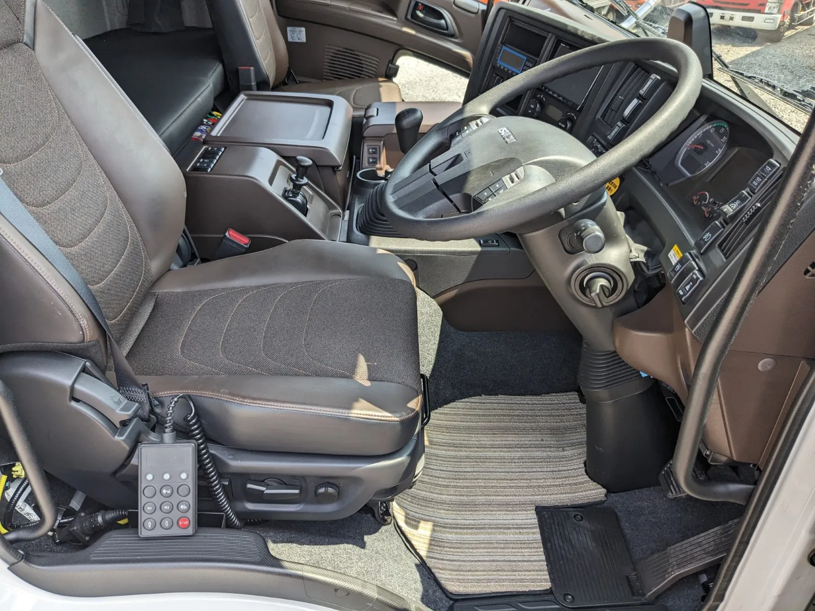 vehicle_image_20260729093018uZGkMwIsOl.webp