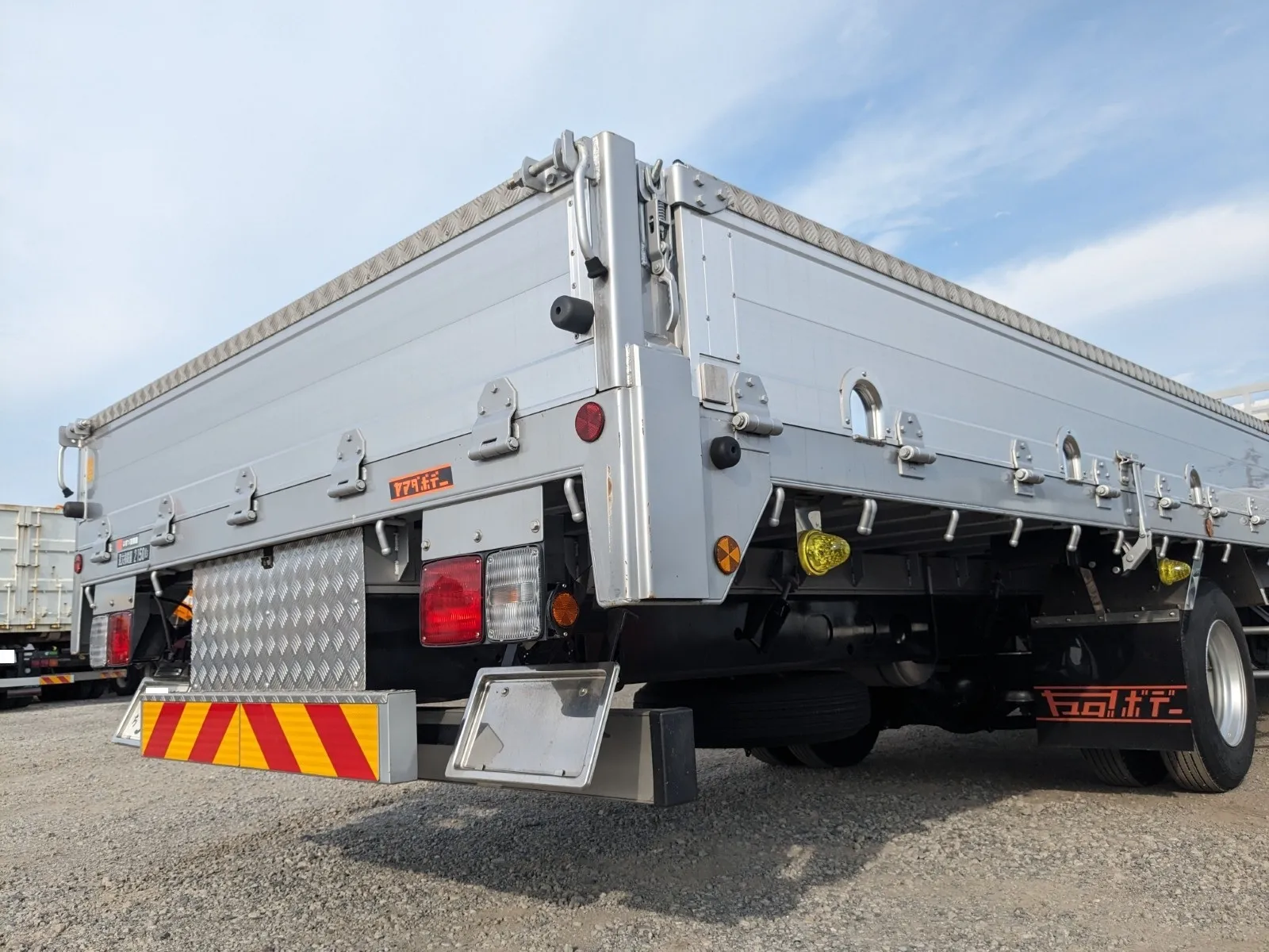 vehicle_image_20260804134315S0giCNlFmS.webp