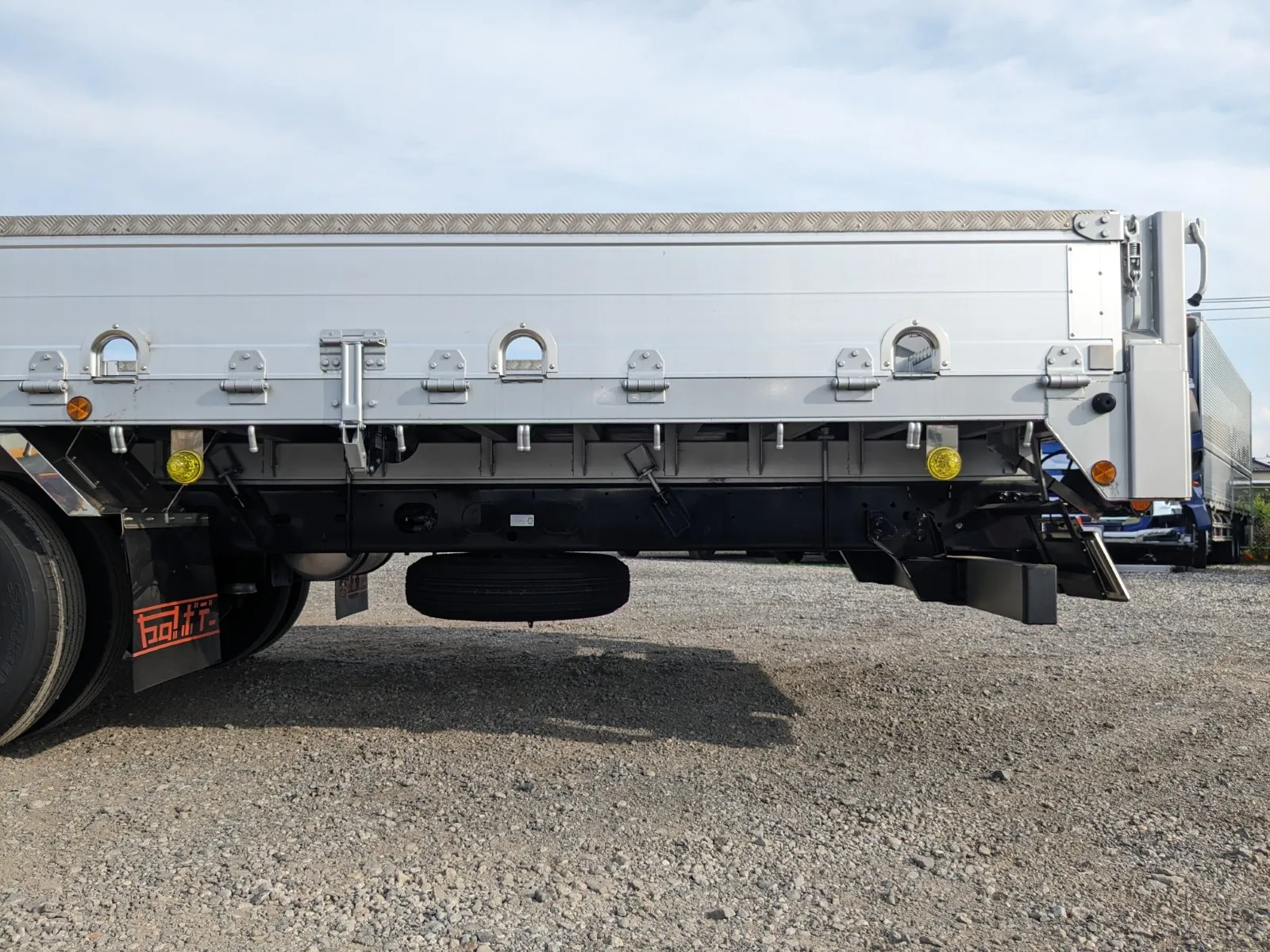 vehicle_image_20260804134319BaVr5spB9j.webp
