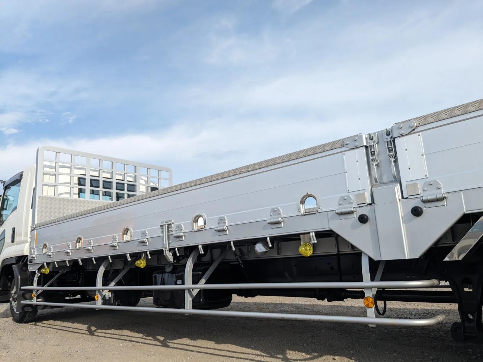 vehicle_image_20260804134321ApfRQN21Ti.webp