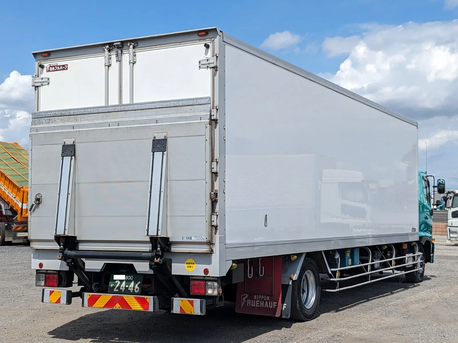 vehicle_image_20260810102008HHP2oiiM3u.webp