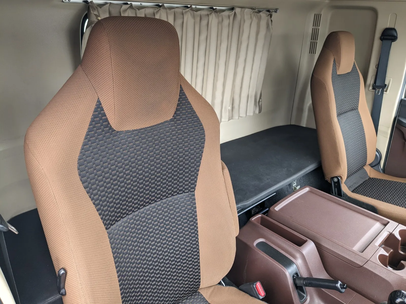 vehicle_image_2026081010202028TypZM9yy.webp