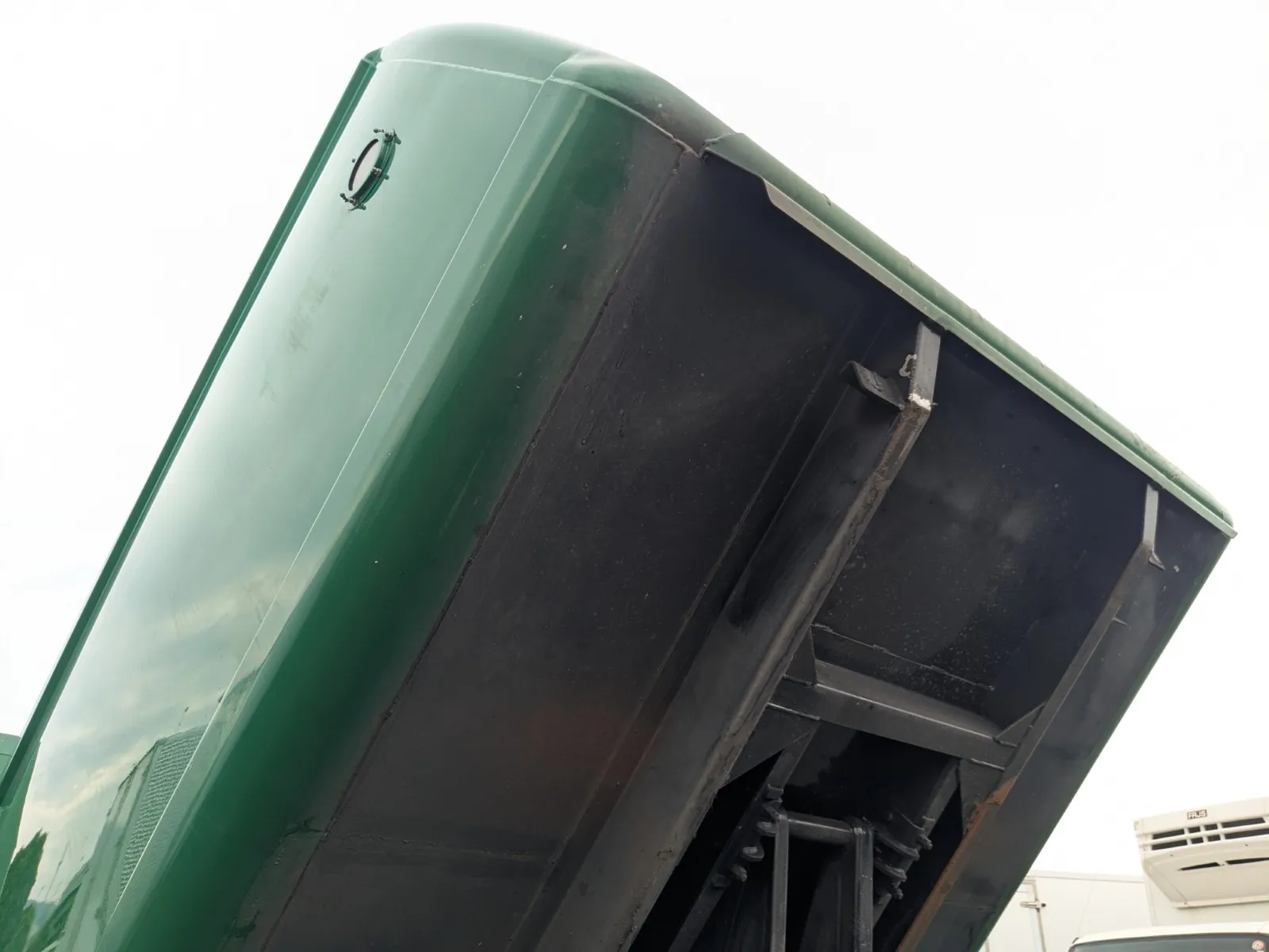 vehicle_image_20260806151847NXjMS8A3GA.webp