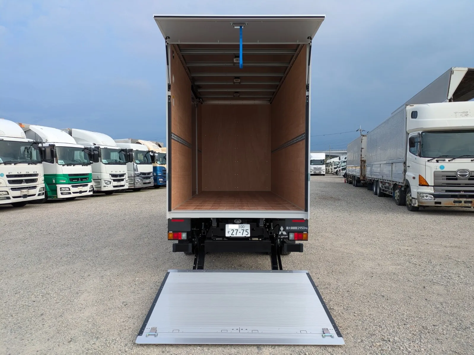 vehicle_image_20260804100849na0XxznT8j.webp