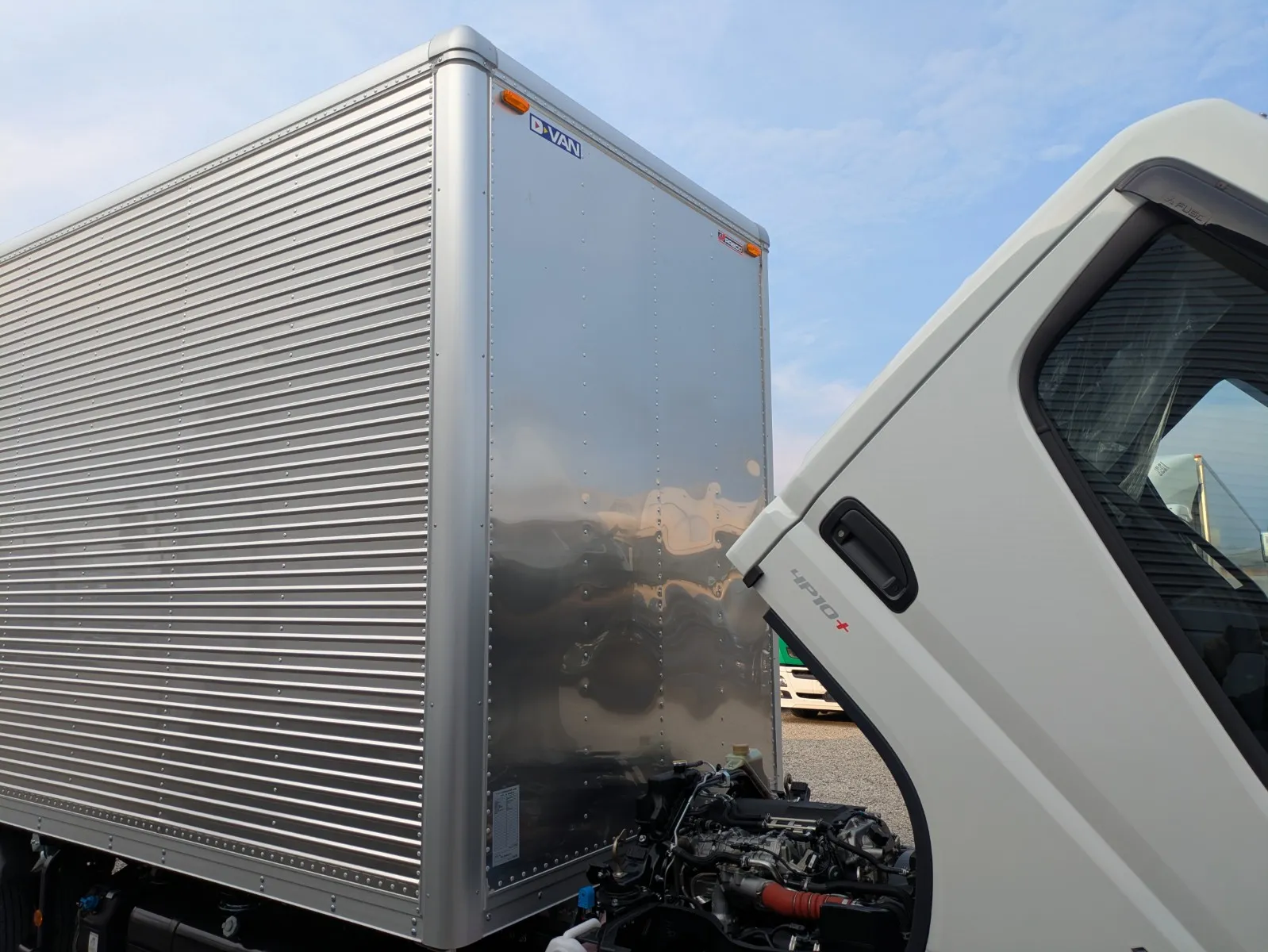 vehicle_image_20260804100902OJ95C1tGxa.webp