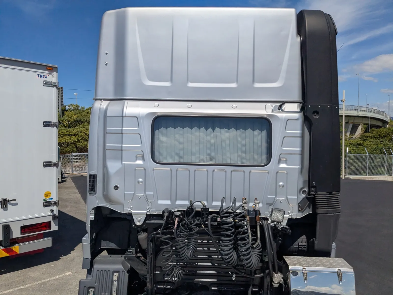 vehicle_image_20260807095729ySmDRXPCCf.webp