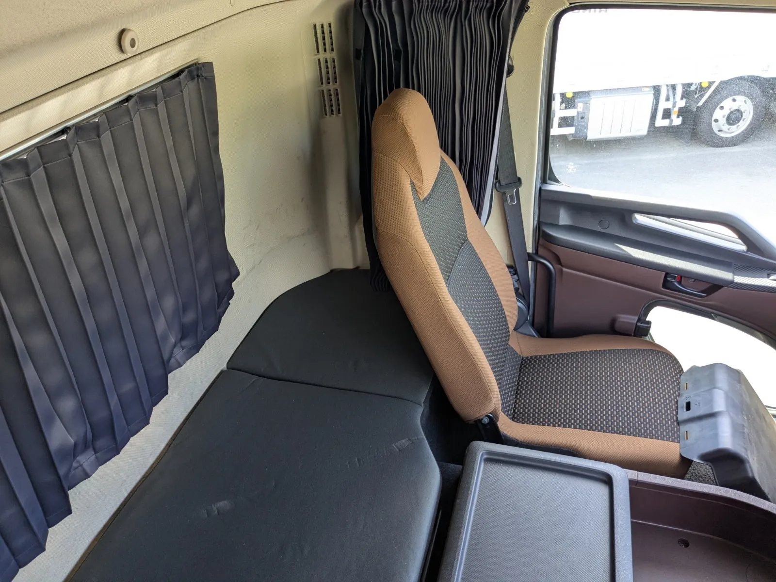 vehicle_image_20260807095733vnWhDFfbw0.webp