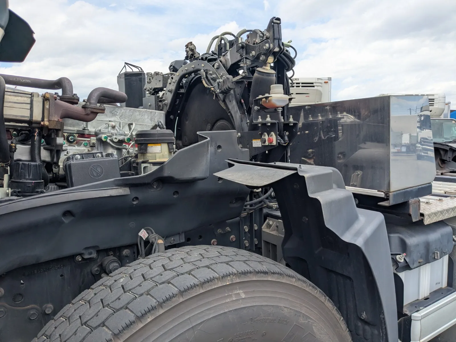 vehicle_image_20260810110451oYJ80pyCjR.webp