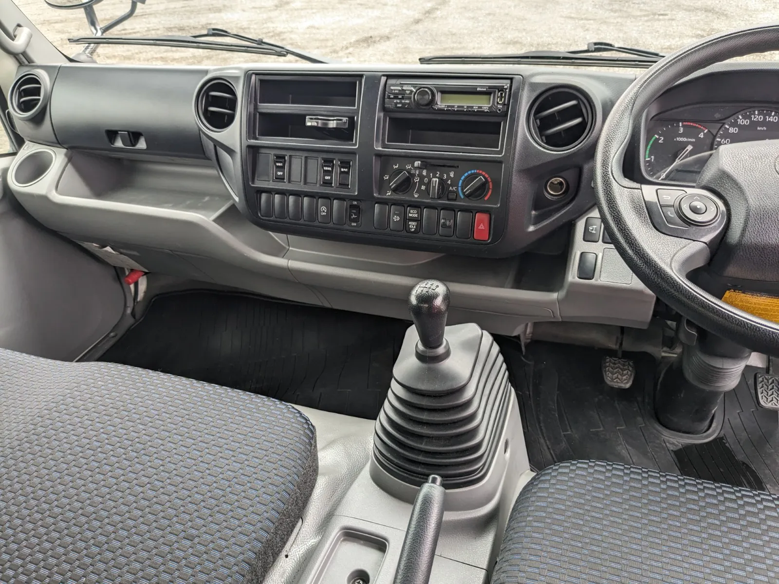 vehicle_image_20260708112812KbUZrT9K1V.webp