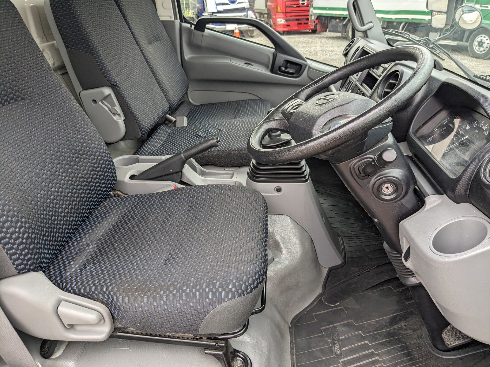vehicle_image_202605291323596JVsiPdWpd.jpg