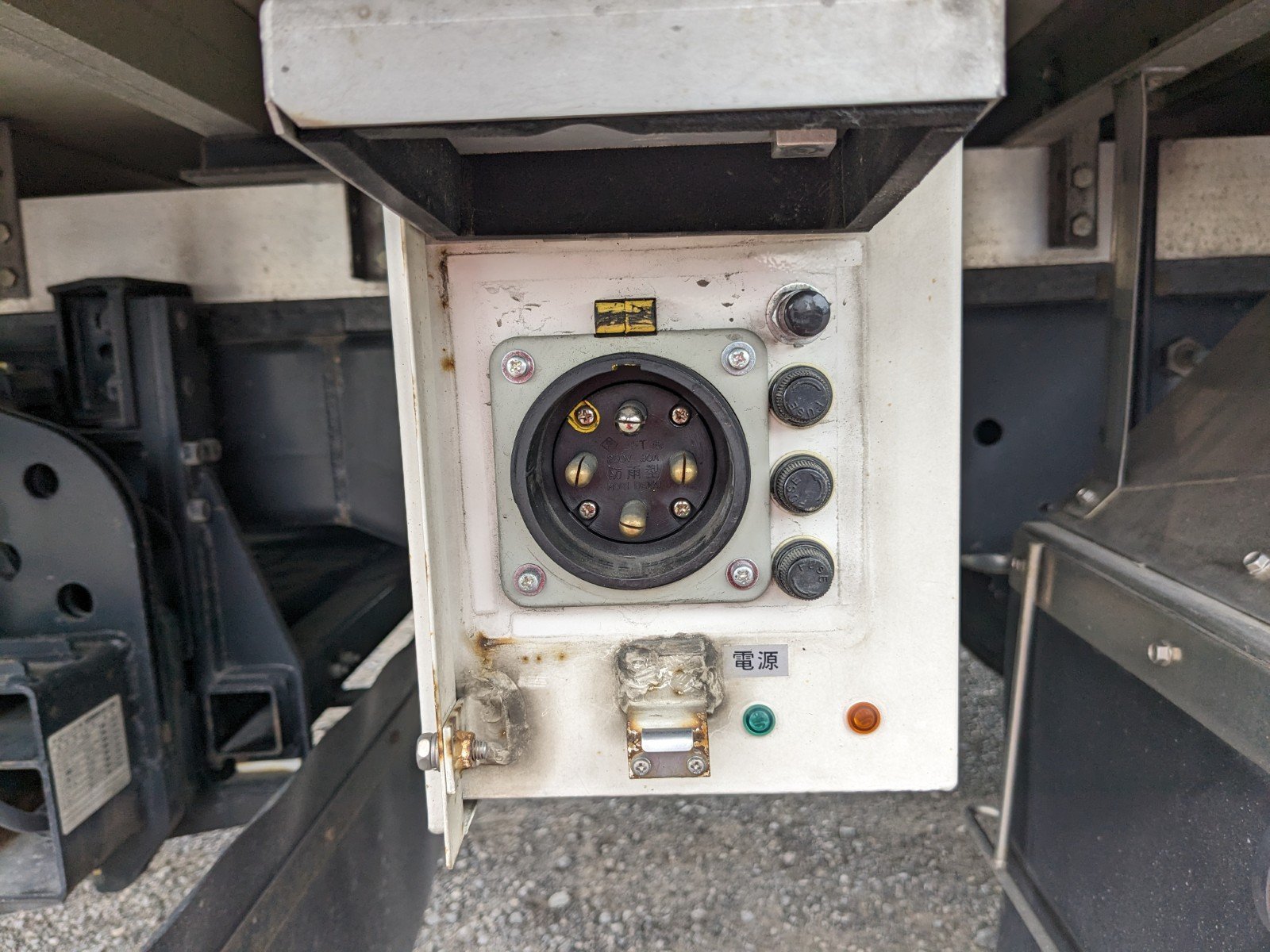 vehicle_image_20260511110030CnnTpCh5b8.jpg