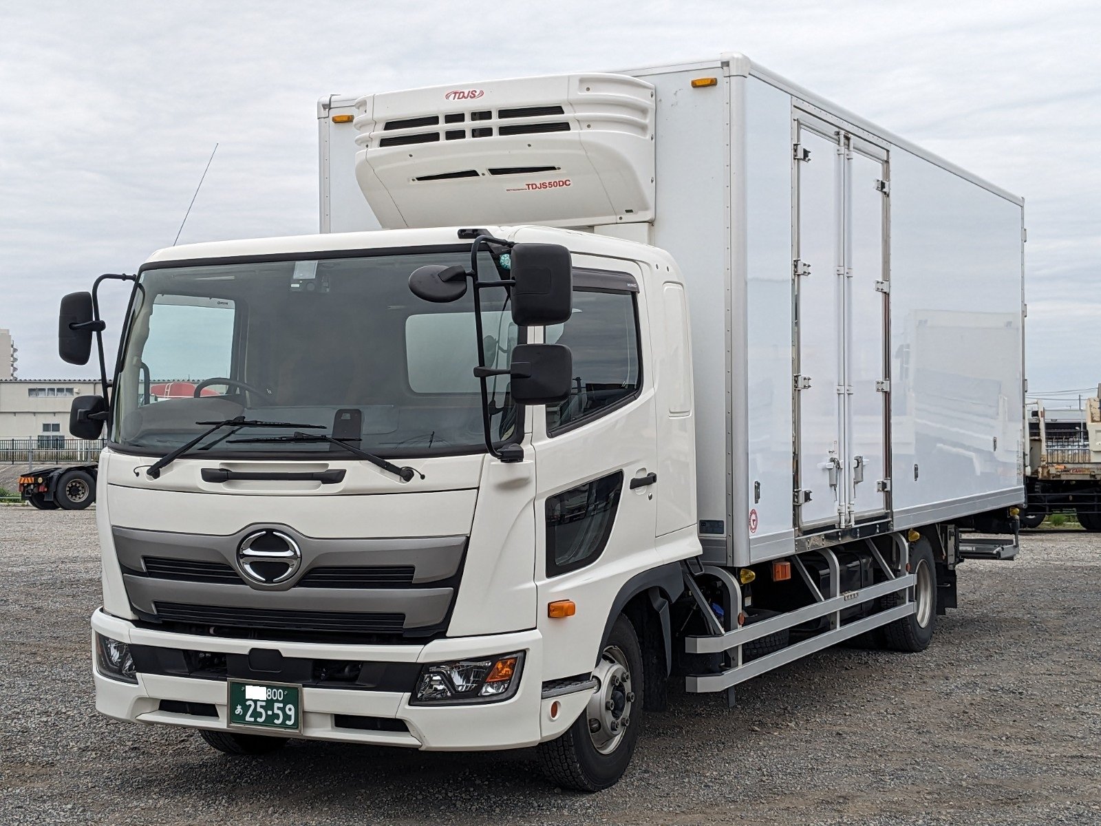 vehicle_image_20260511110030wXoxRp1MTu.jpg