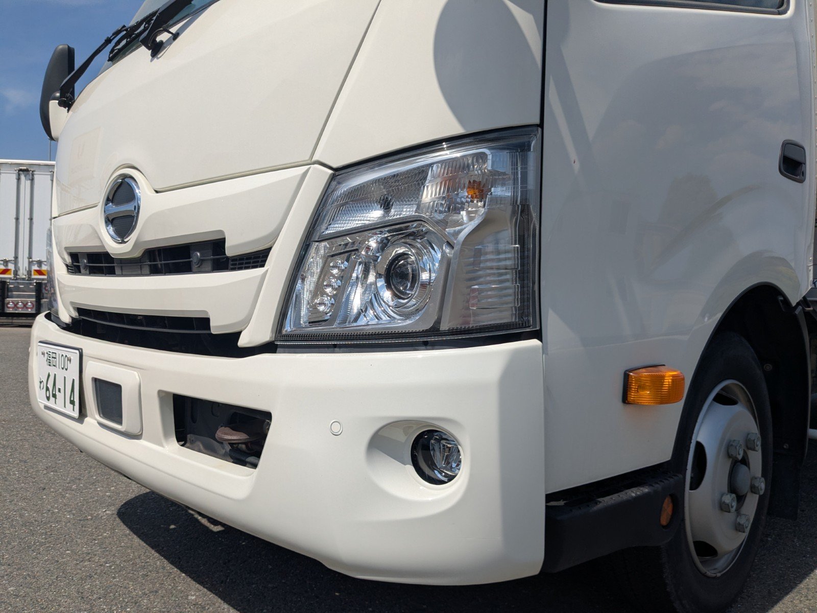 vehicle_image_20260522094226OeJz7KNtZp.jpg