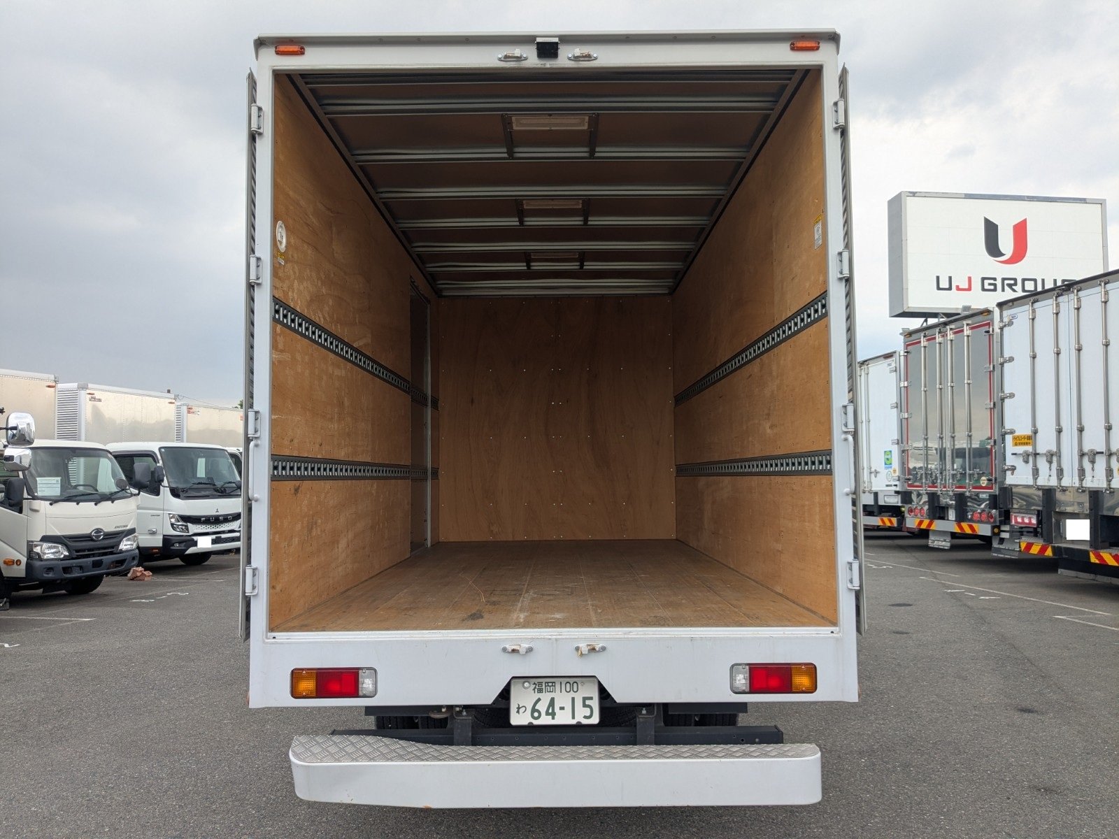 vehicle_image_20260522094838Nb3cX1gf1c.jpg