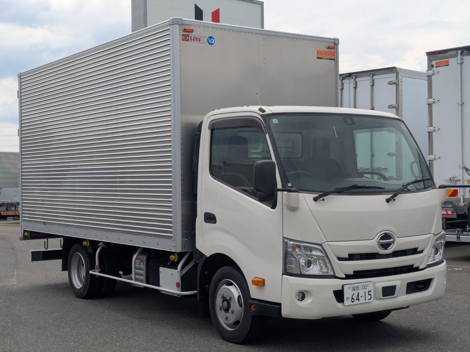vehicle_image_20260522094838cqbe4pfUC4.jpg