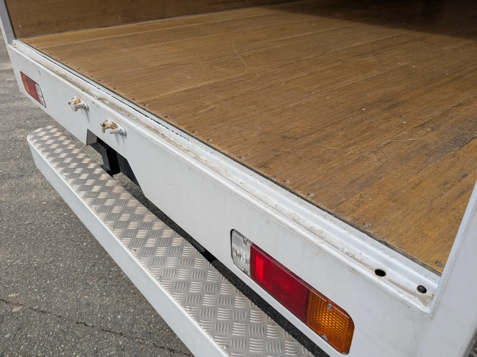 vehicle_image_20260706102619kKsO00Udmp.webp