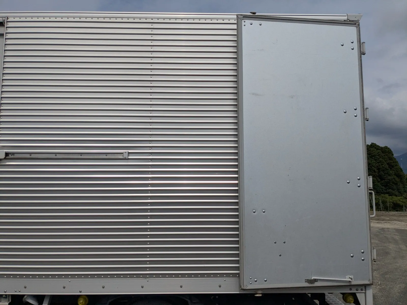 vehicle_image_20260706102623eMEGGnKB3Y.webp