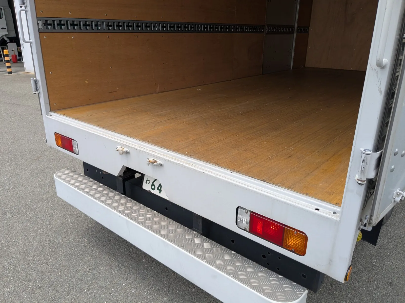 vehicle_image_202606190923587cIvjhr5vF.webp