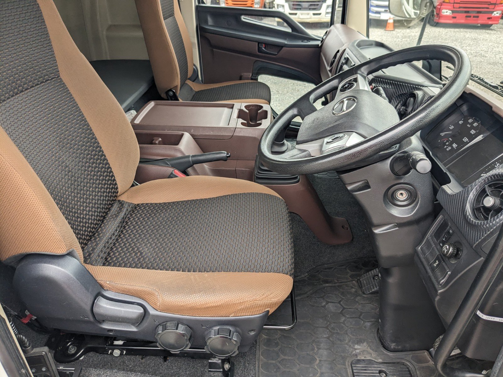 vehicle_image_20260606142713waepGzMeLF.jpg