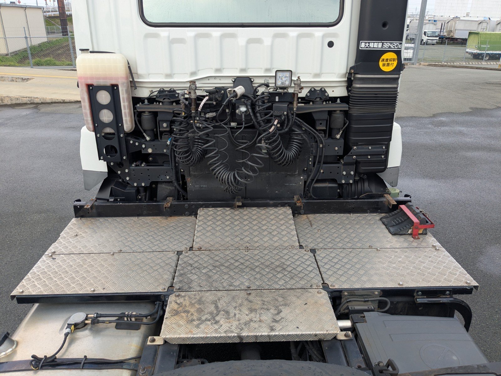 vehicle_image_20260403172217JLHtYbzYQf.jpg
