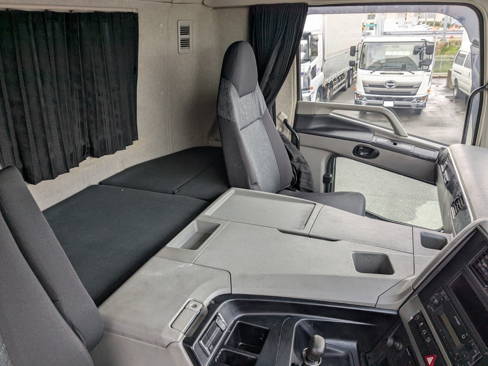 vehicle_image_20260403172217WZ83gApvZ4.jpg