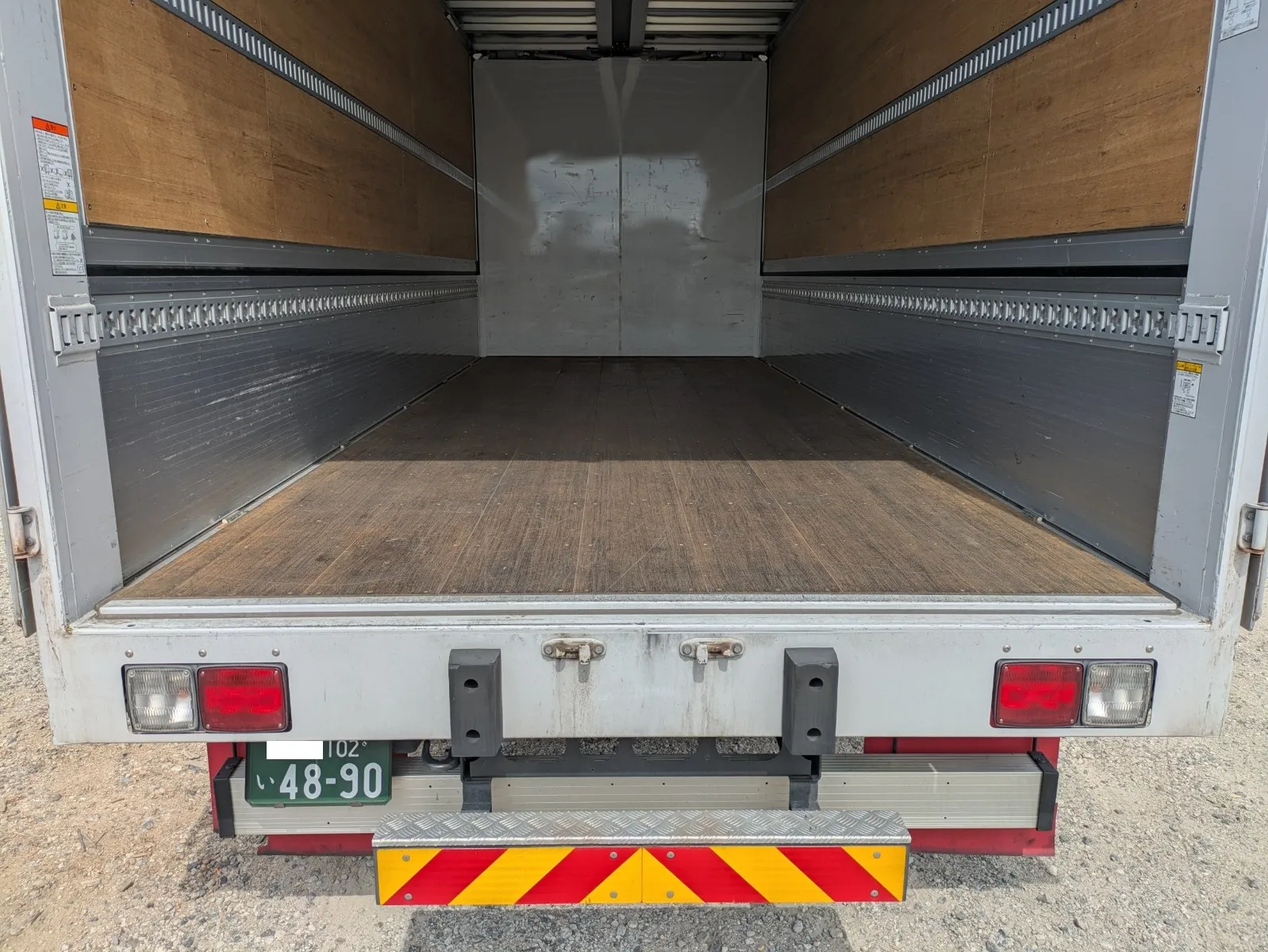 vehicle_image_20260810161023LgmUIUNpTY.webp