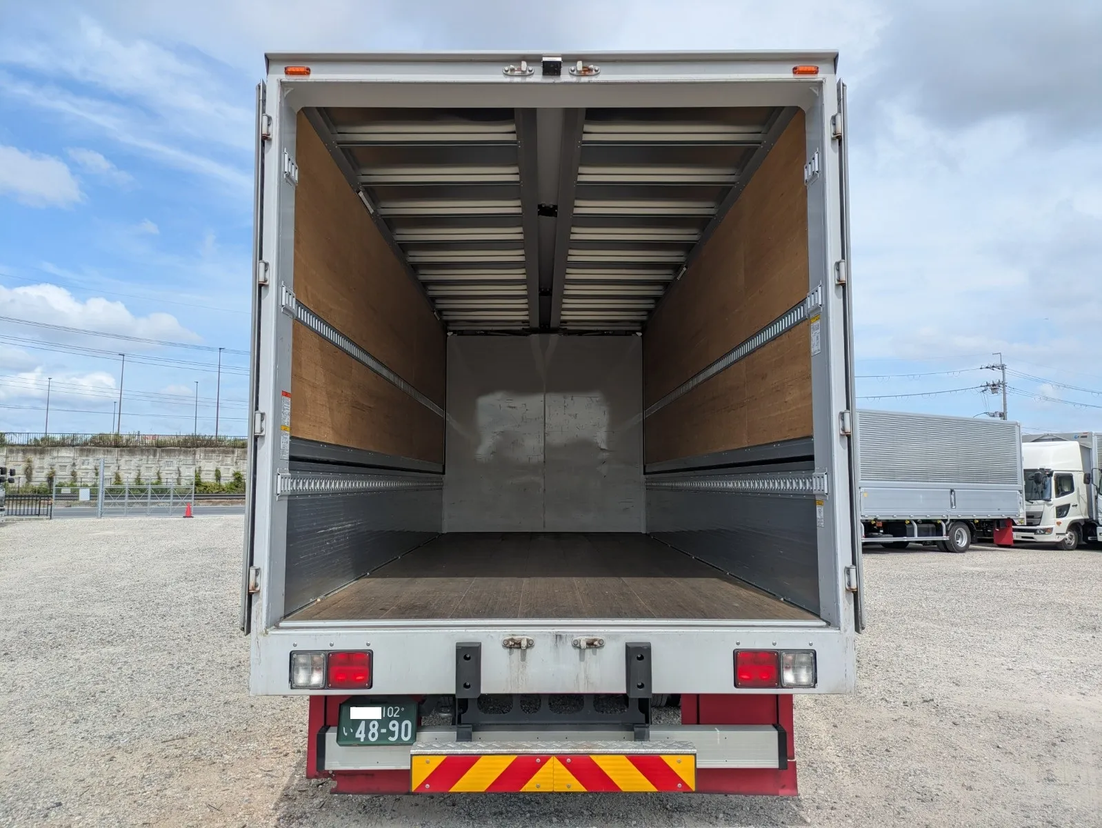 vehicle_image_20260810161023QstlUfPjaS.webp